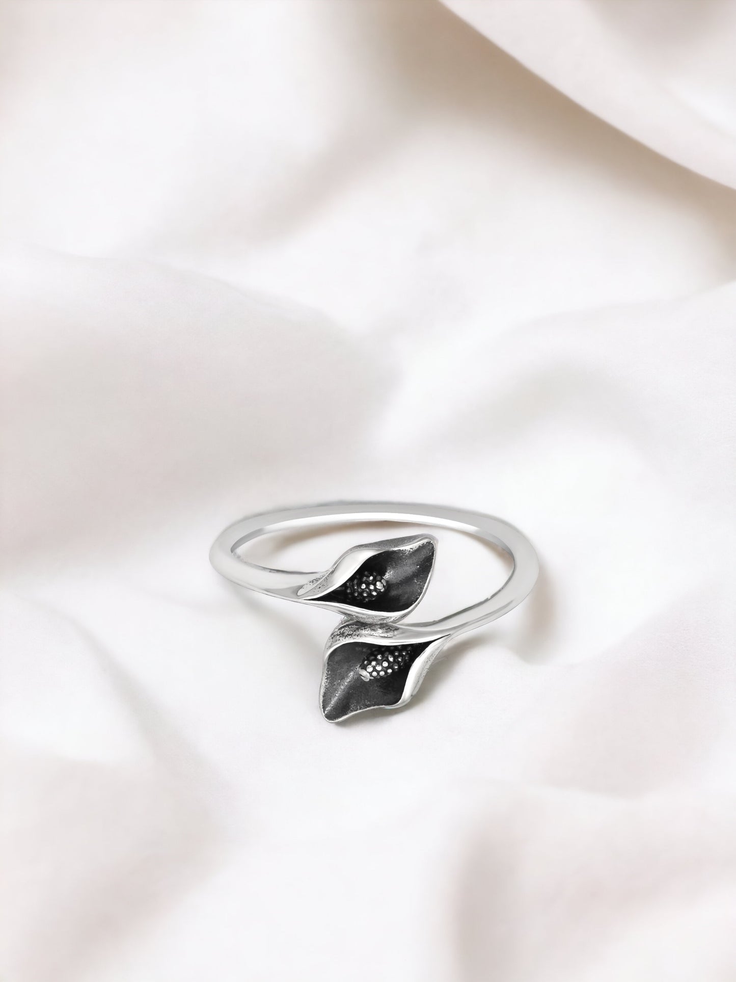 Ring aus 925 Silber Black Lilie